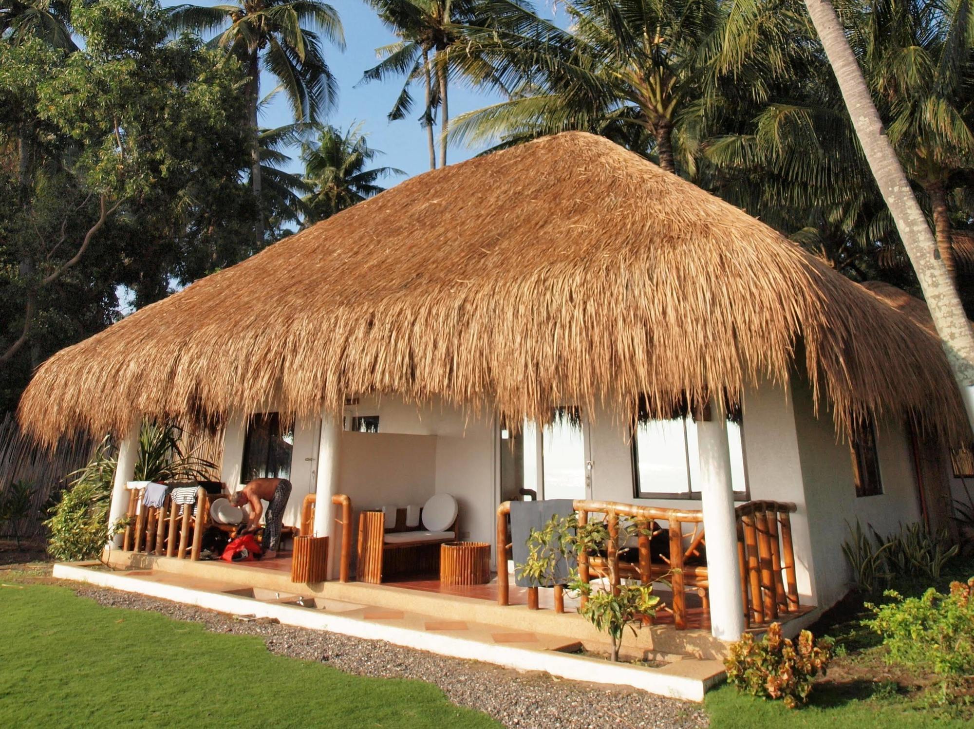 Pura Vida Beach & Dive Resort Dauin Buitenkant foto