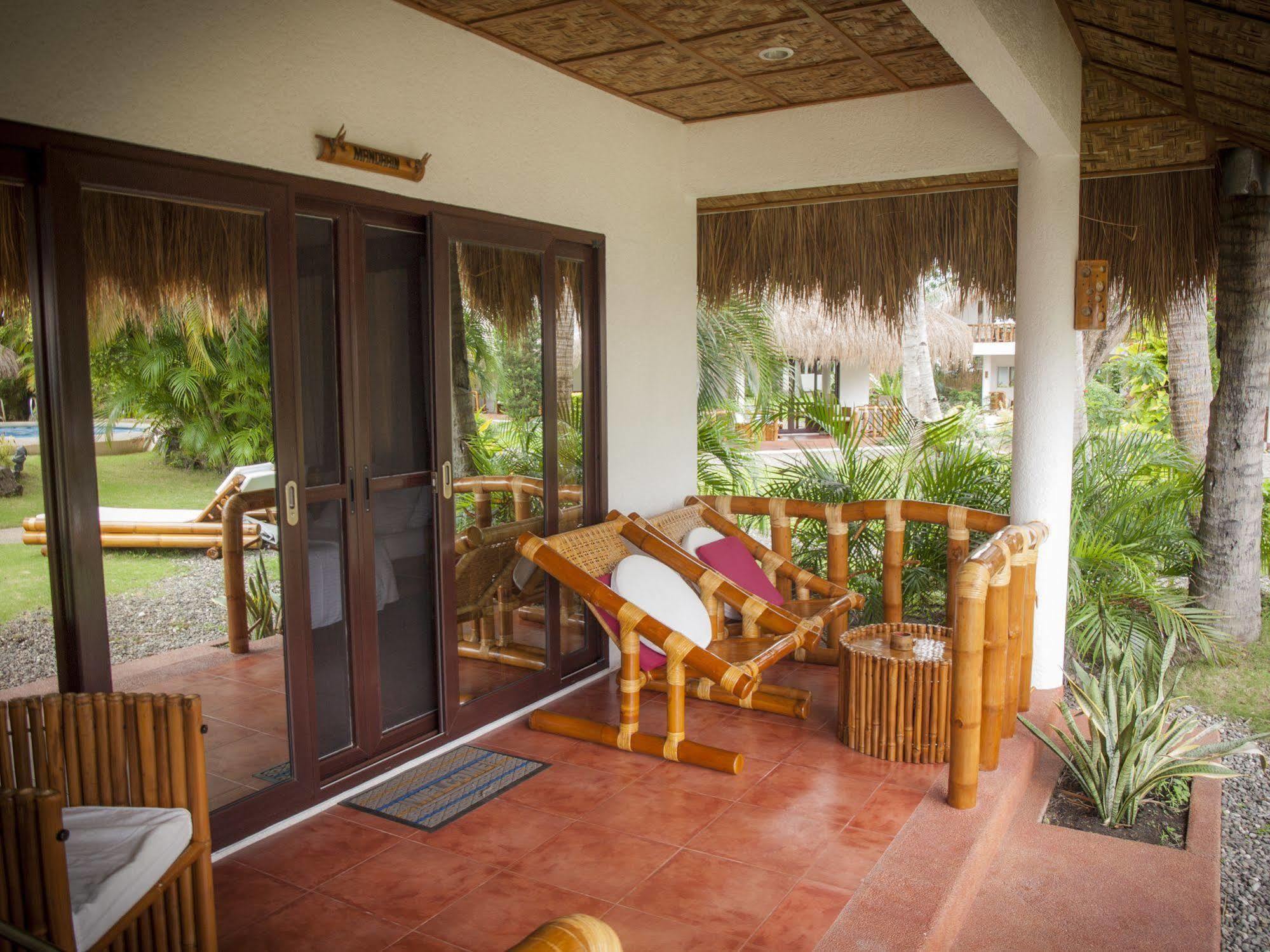Pura Vida Beach & Dive Resort Dauin Buitenkant foto